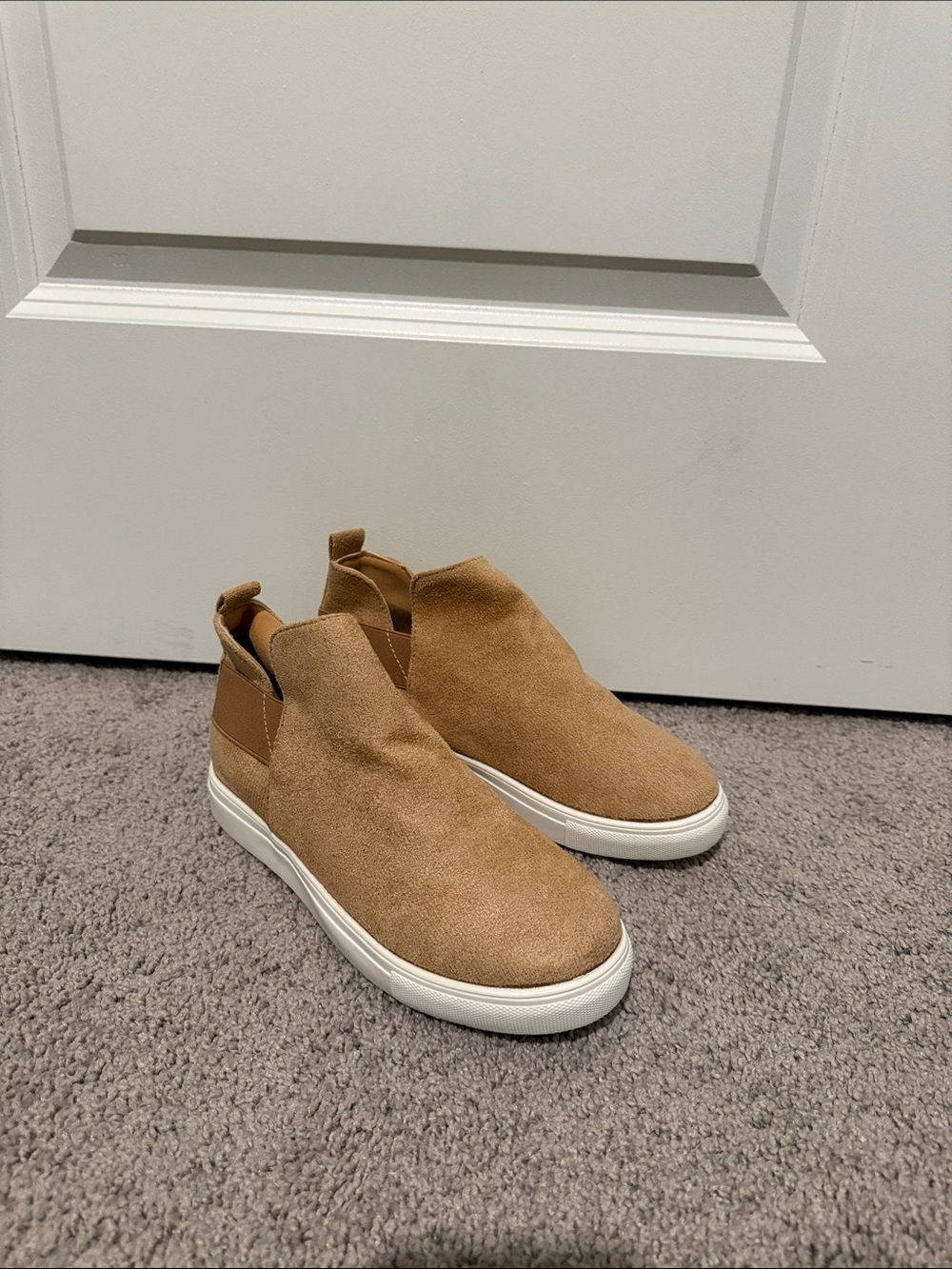 SHEIN Tan Suede Slip-On Sneaker Booties with White Sole